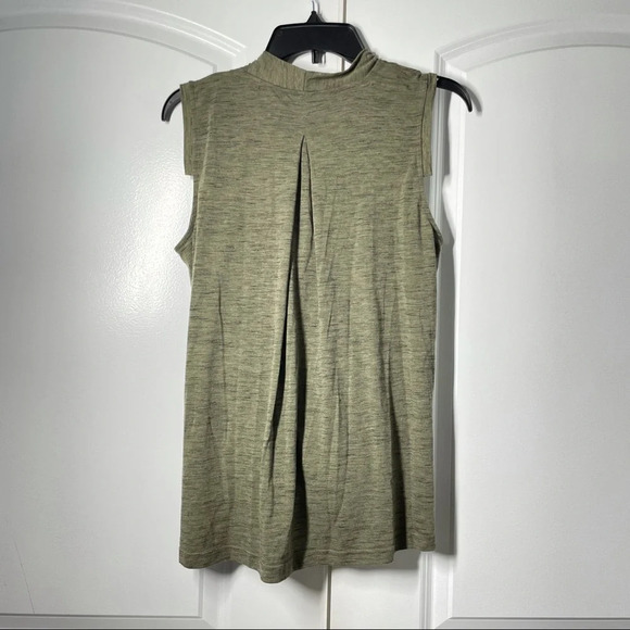 Akemi+Kin Faux Wrap Sleeveless Top size M - Picture 8 of 10
